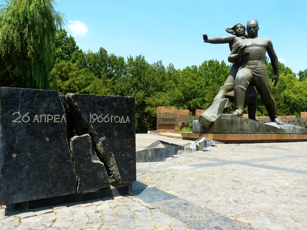The Monument of Courage carries deep symbolism about the resilience of Tashkent