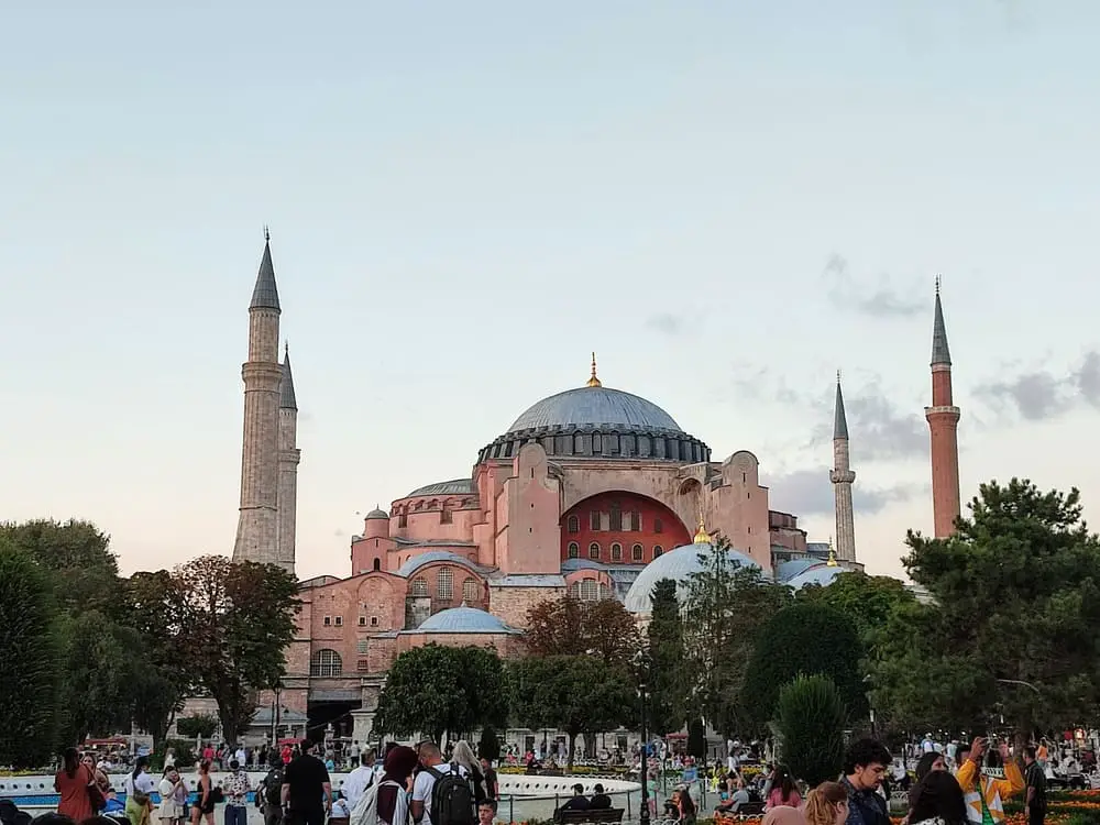 Frontal picture of Hagia Sophia