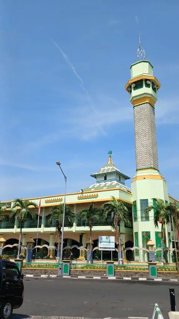 The facade of Masjid Kauman Semarang
