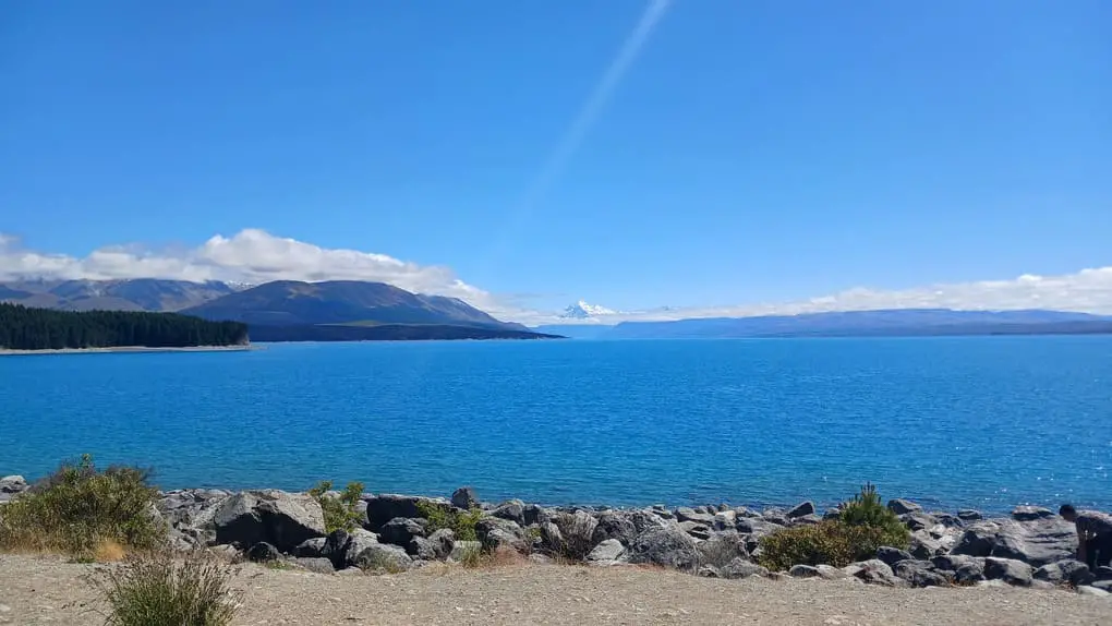 Lake Pukaki with Mount Cook in the distance