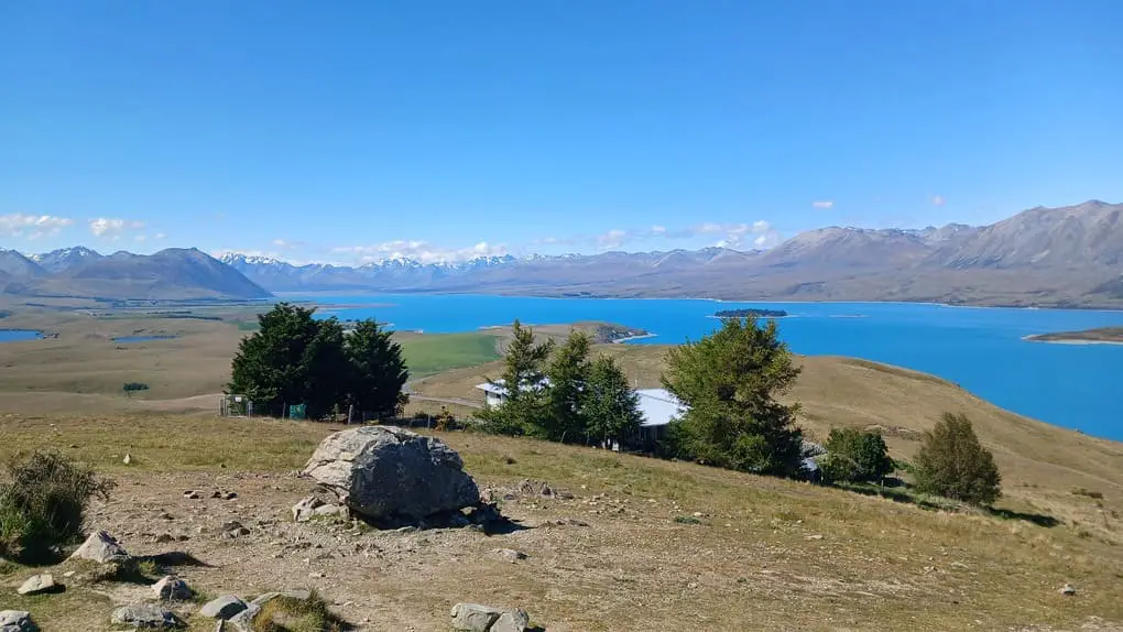 Lake Tekapo - a notable stop when hitchhiking in New Zealand's South Island.