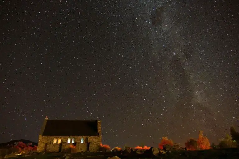 Stargazing at Lake Tekapo: How to Do it for Free (+ Options)