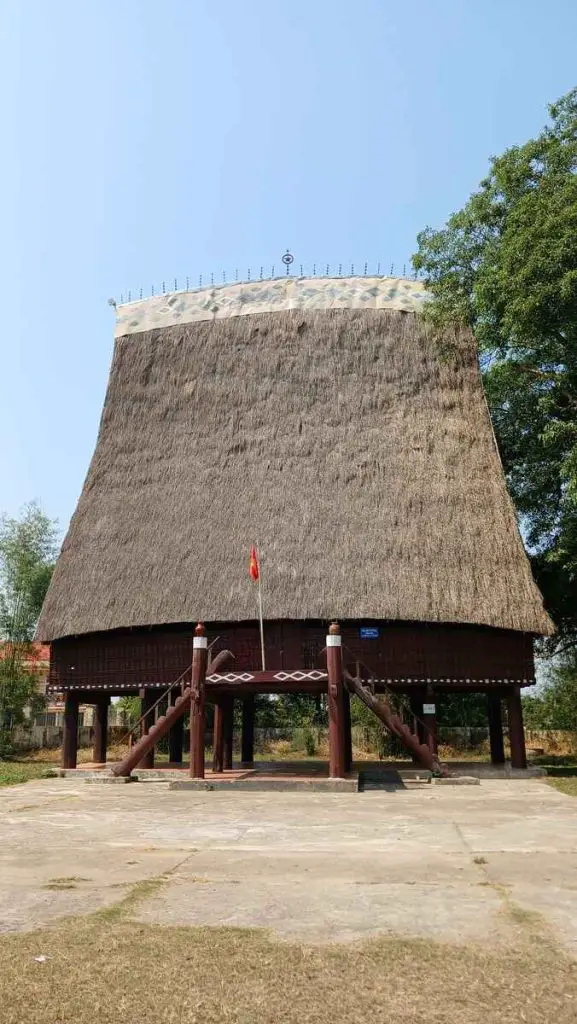 Kon Tum Community House