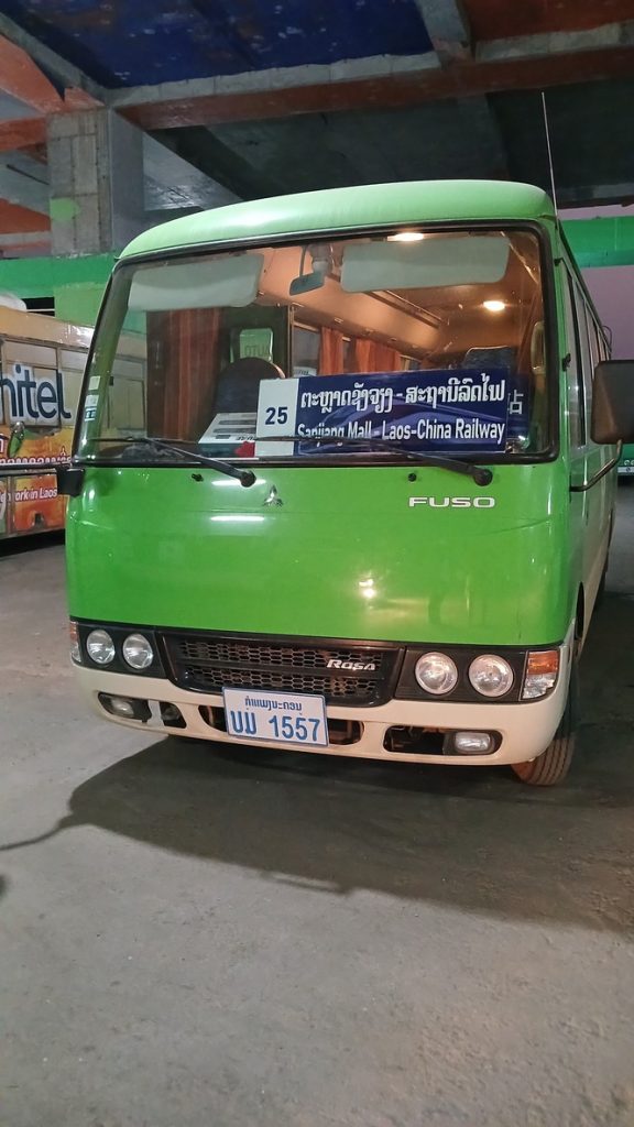 Bus from Vientiane to the train station