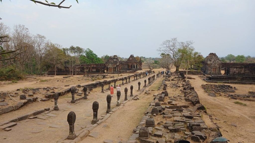 A symmetrical processional walkway in Vat Phou