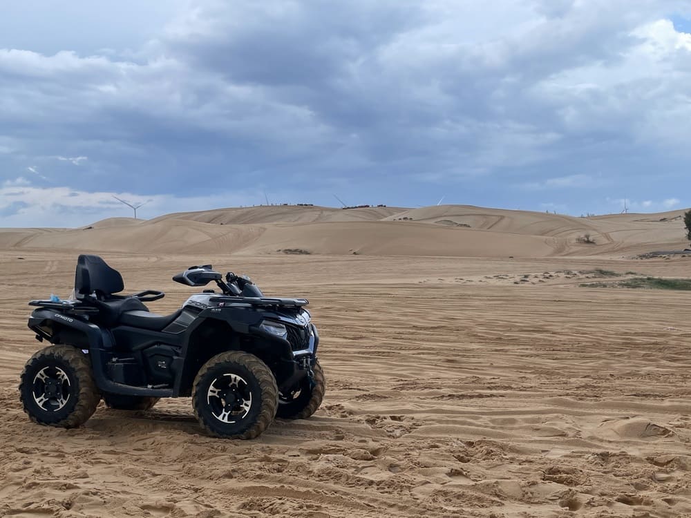 jeep in the white sand dunes