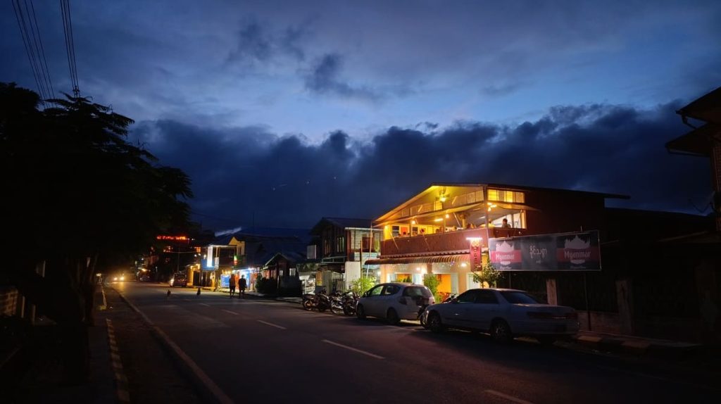 Darkness falls over Nyaung Shwe