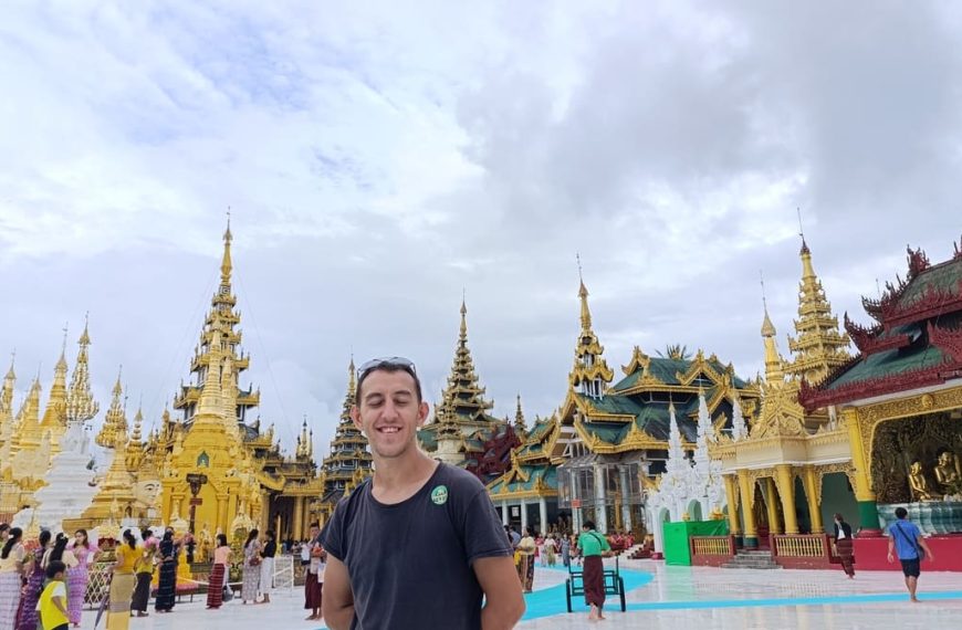 Simon at the Shwedagon Pagoda