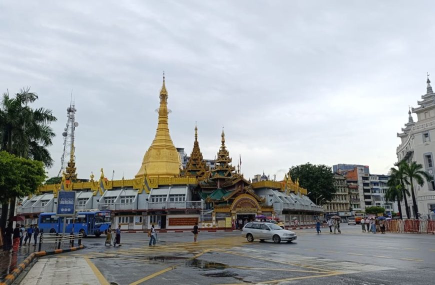 Sule Pagoda intersection