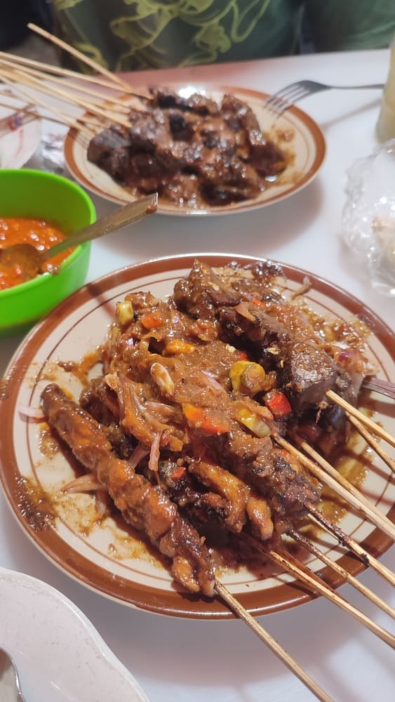 Sate - chicken skewers 