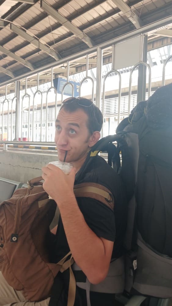 Simon in the train station